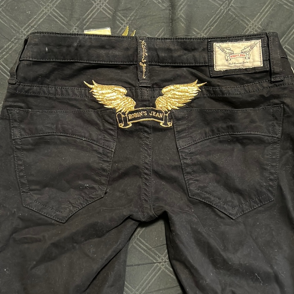 Black robin’s jean